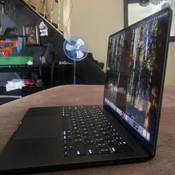 MacBook Pro M4 14” Inch