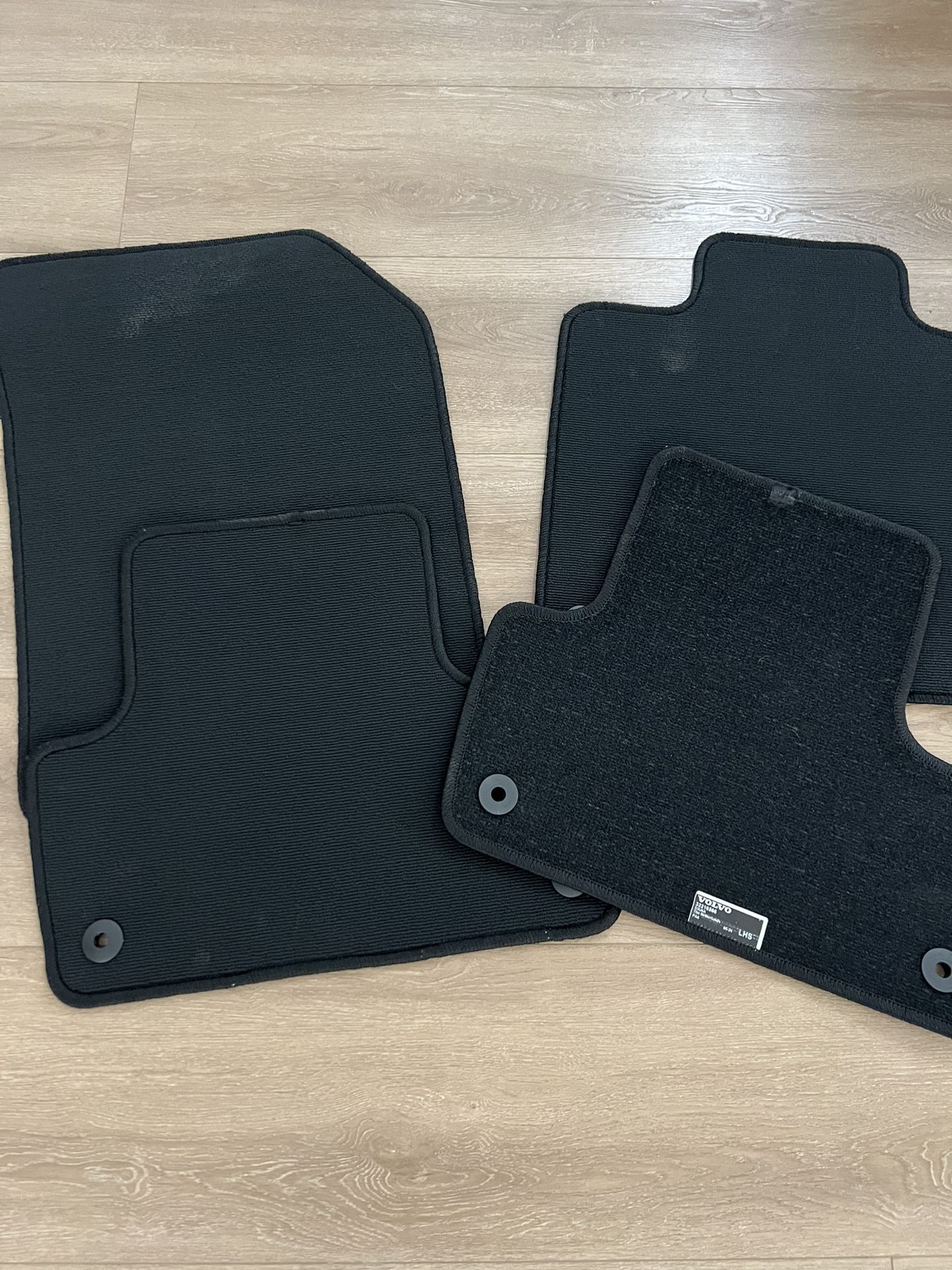 Volvo XC60 Car Floor Mats 2025