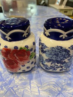Salt & Pepper Shakers
