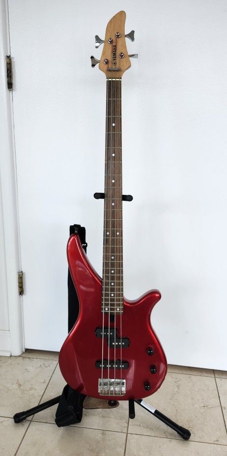 Yamaha RBX 170 4-String Bass Guitar