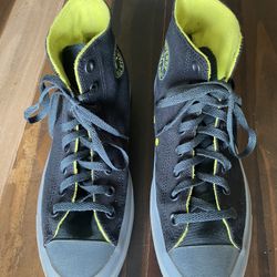 CONVERSE Size MEN 9 (or Women’s 11) black/neon yellow