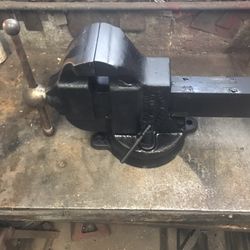 Athol Super Heavy Duty Swivel Bench Vise