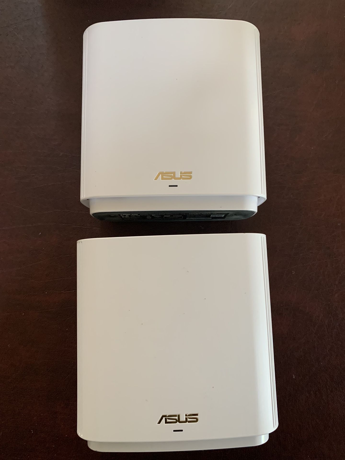 ASUS AX6600 Zen Mesh WiFi System & Motorola DOCSIS 3.0 Cable Modem