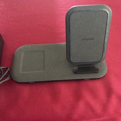 Mophie Wireless Charger & Charging Pad