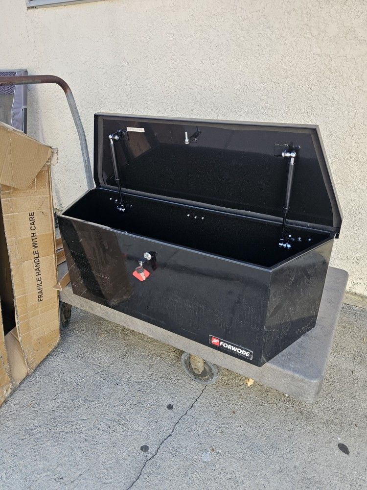 NEW TRAILER,CAR TOOL BOX,STEEL 35"X12X12" WITH 2 KEY,HEAVY DUTY DIMENSIONS SHOW IN THE PICTURE,FOR SOME QUESTION TEXT ME PLEASE SE HABLA ESPAÑOL