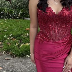 Win red prom dress