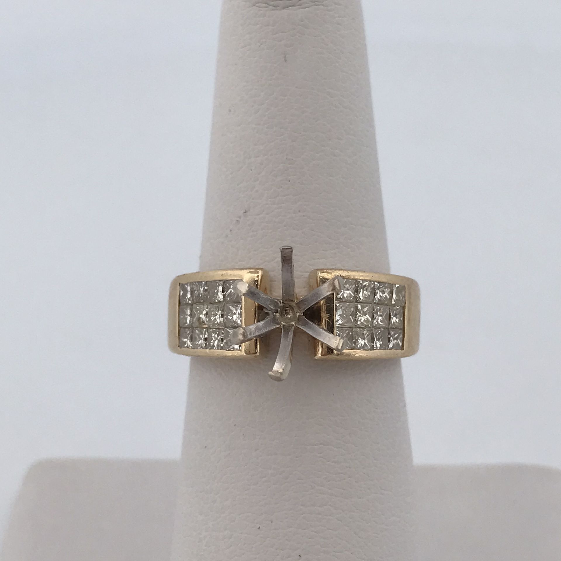 14K yellow gold diamond ring size 7