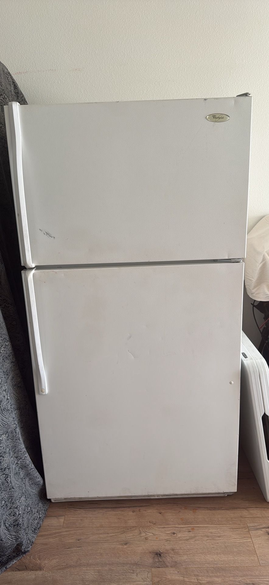 $200 Whirlpool Fridge
