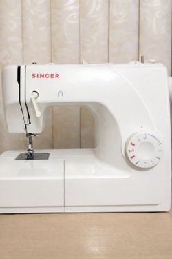 Singer Sewing Machine 