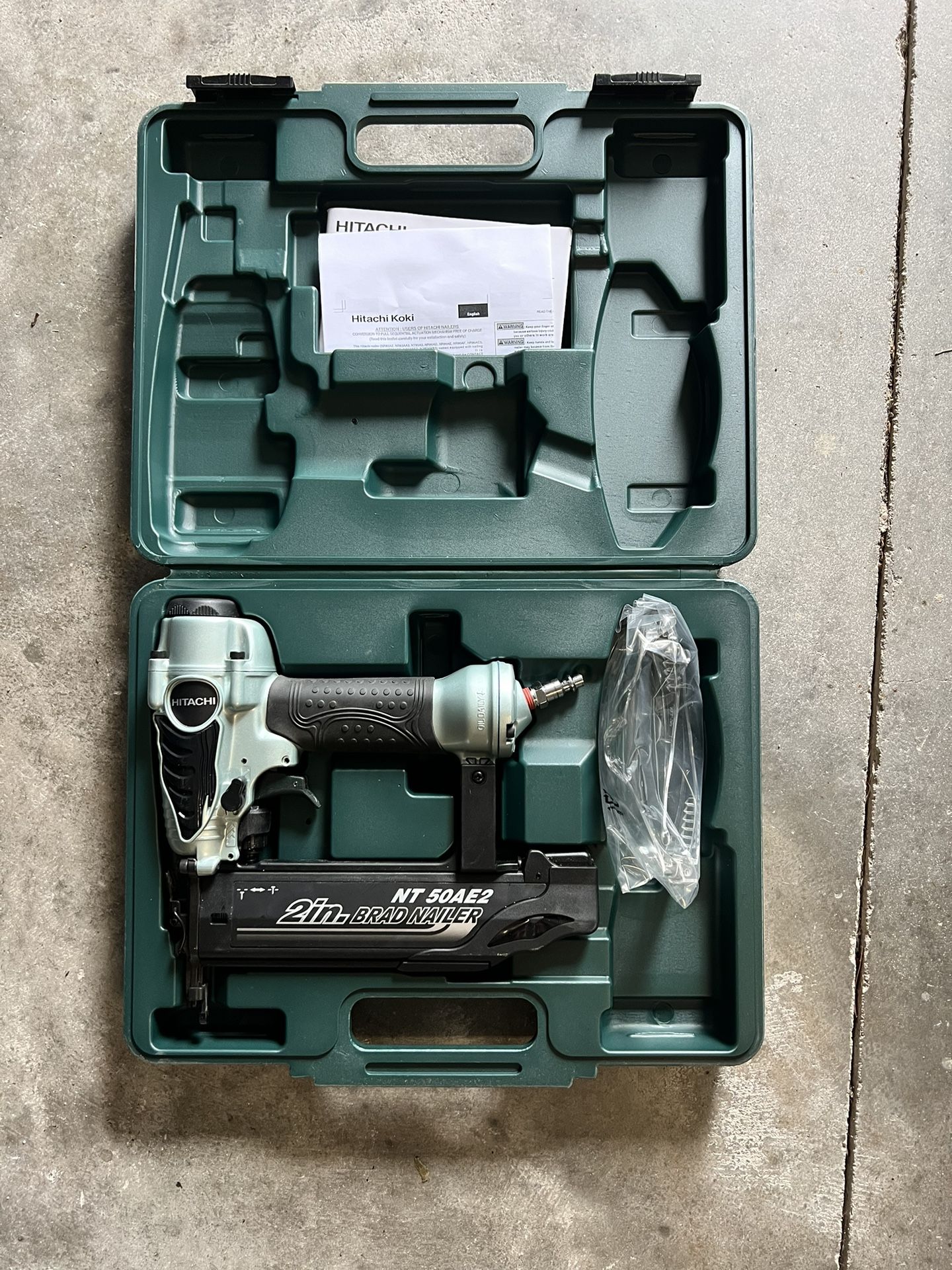 Hitachi Finish Nail Gun