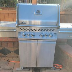 Napoleon Prestige Pro 500 BBQ Grill