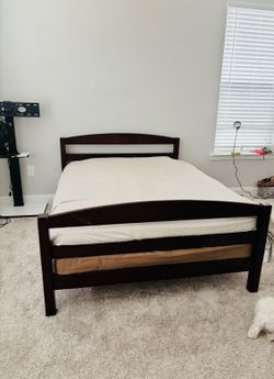 Full size bed with mattress