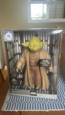 Disney talking yoda parlant