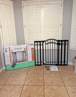 Extra Tall & Wide Pet Gate / Safety Gate - Fits Openings 29” - 48”