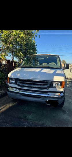 White 2003 Ford F350 E