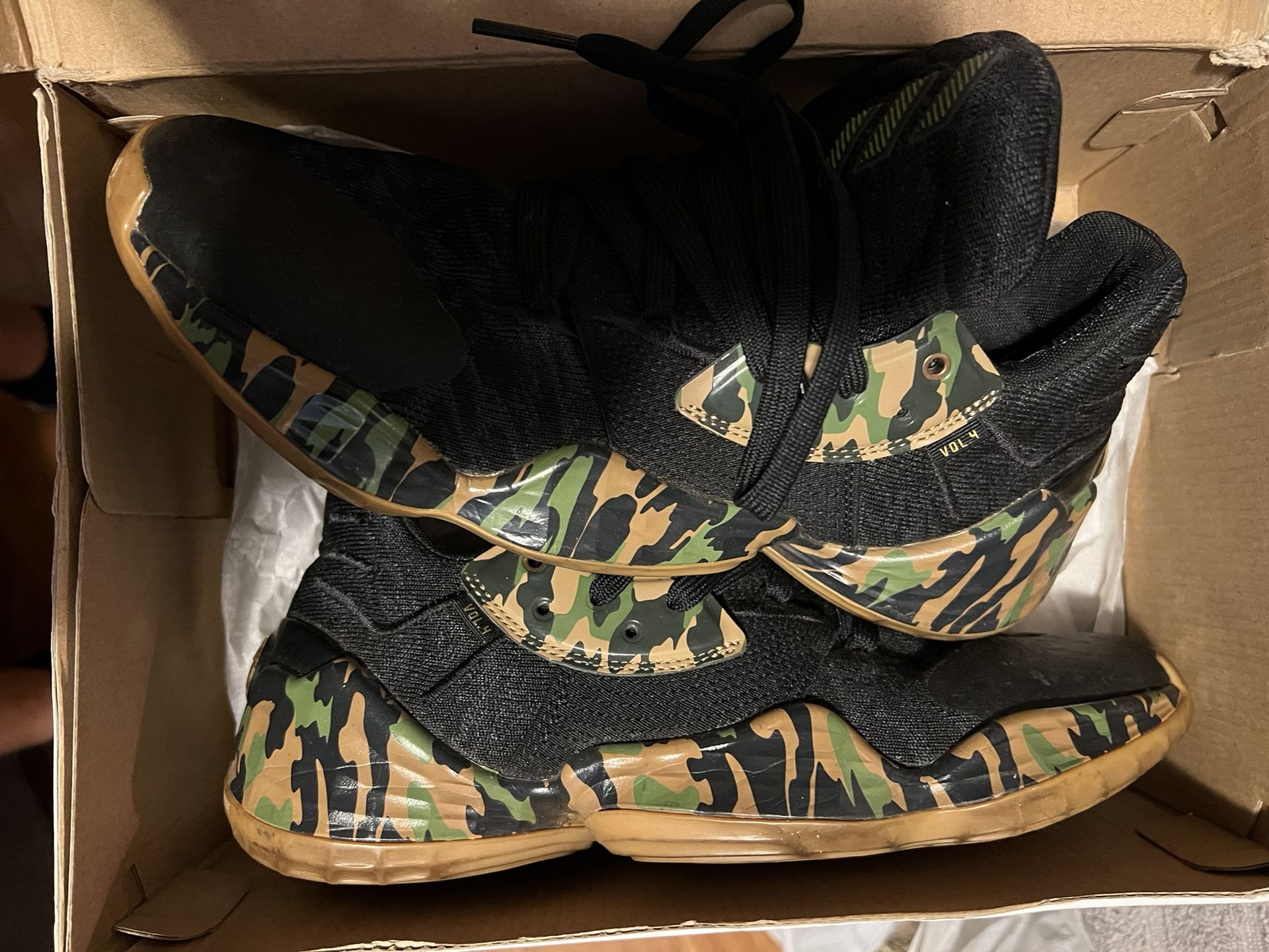 Adidas Harden VOL. 4’s 