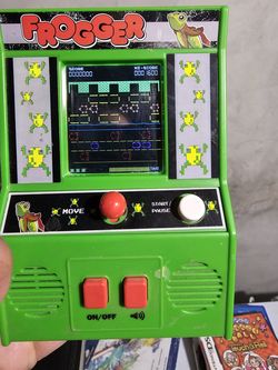 Mini arcade game frogger