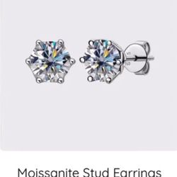 Moissantie Stud Earrings 