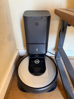 iRobot Roomba i6+ w/home Station automatic dirt disposal
