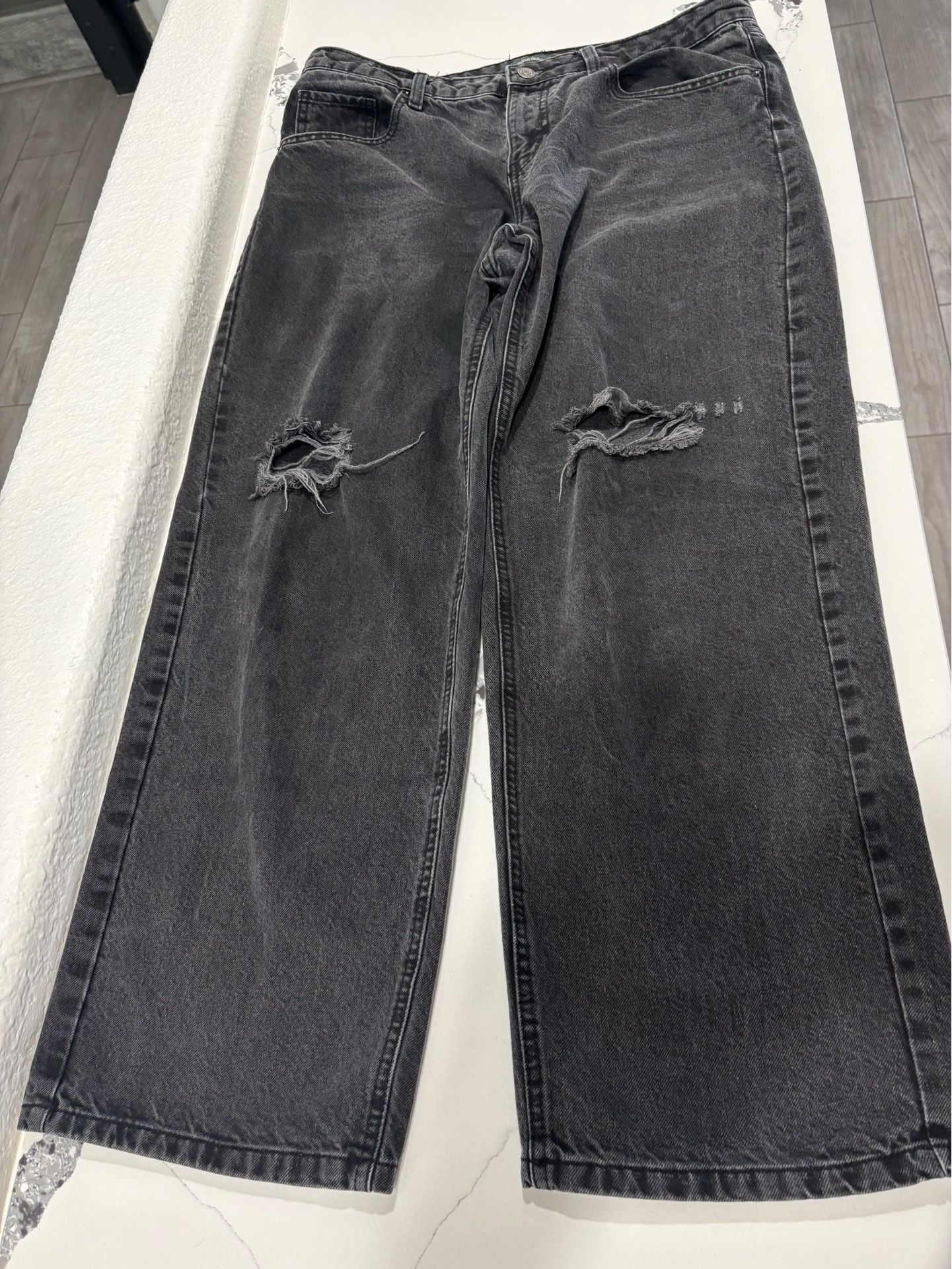 Wild fable mod rise 90”s relaxed straight size 10