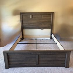 Queen Bed with Mattress 