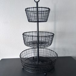 Metal fruit basket 