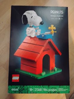 LEGO Ideas Peanuts: Snoopy's Doghouse Building Set - 21368