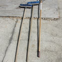 3 Shop Brooms