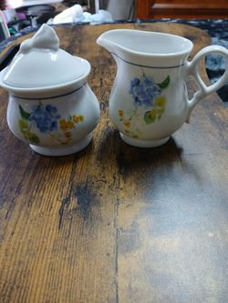 Vintage Porcelain Sugar & Creamer Set