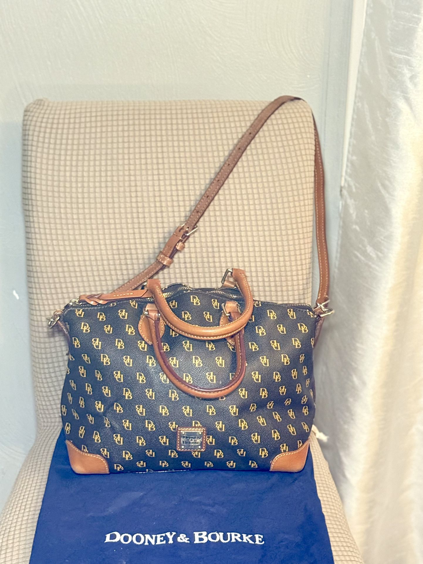 Dooney Bourke 