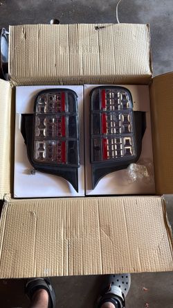 2005-2009 GT TAIL LIGHTS