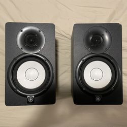 Yamaha HS5 Monitors