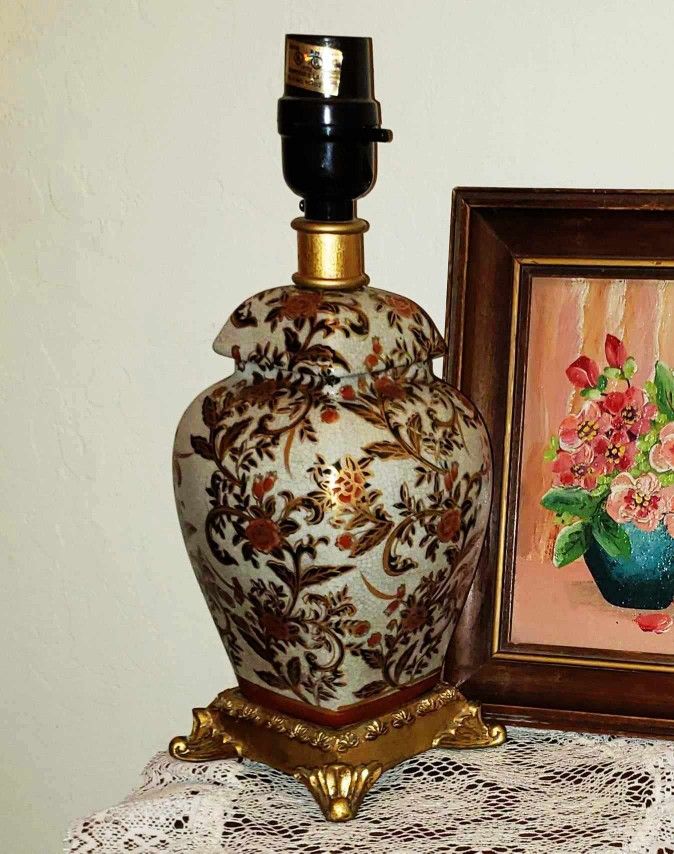 VINTAGE ORNATE GOLD FLORAL FLOWER ROSE PAINTED PORCELAIN ORIENTAL SIDE TABLE FOOTED LAMP BASE