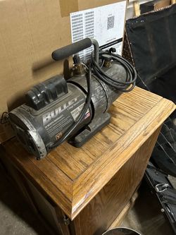 Bullet 2-Stage Vacuum Pump 7 CFM