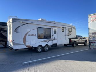 2012 Eagle Super Light Fifth Wheel