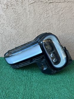 2022 2023 2024 Rivian R1T R1S Right Passenger LED Headlight OEM