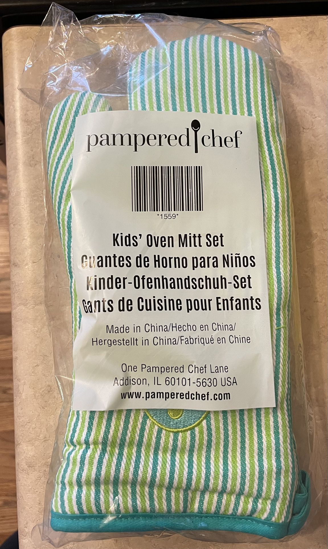 Kids pampered Chef Oven Mitts