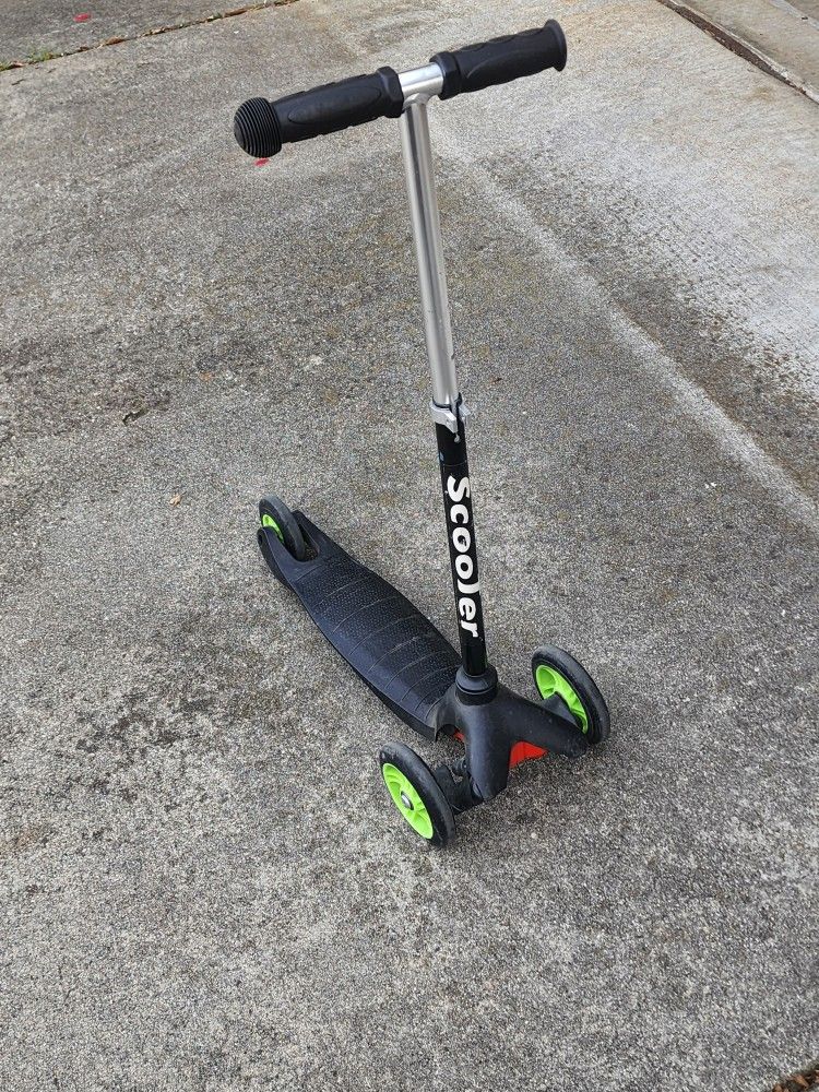 Kazoo 3-Wheel Kid's Scooter