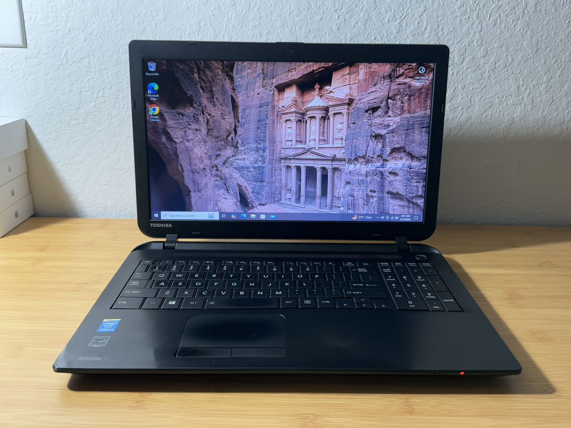 Toshiba laptop 15.6” core i3 windows 10pro 1TB HHD 6GB RAM