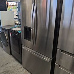 New  - Counter-Depth MAX 25.5 Cu. Ft. French Door Smart Refrigerator with Dual Ice - PrintProof St