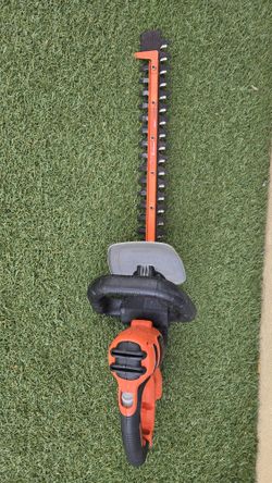 20 in. 3.8 AMP Corded Dual Action Electric Hedge Trimmer with Saw Blade Tip
, by

BLACK+DECKER, NOT WORKING, PARTS ONLY! 