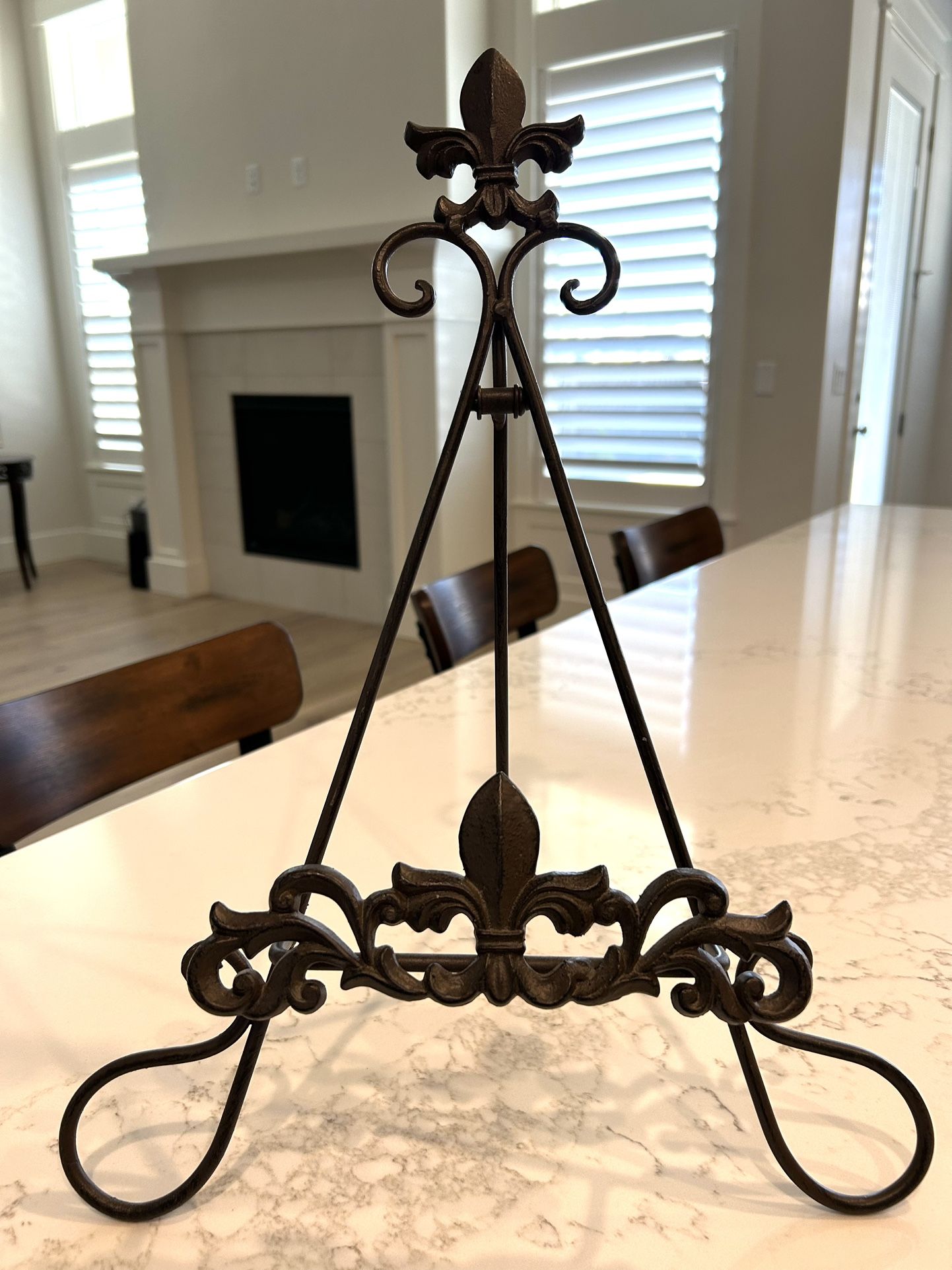 Brown Easel Stand