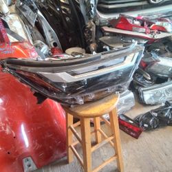 2022 Toyotarav4  Right HeAdlight