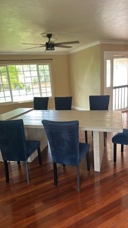 Table whit chairs