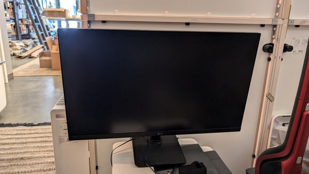 LG Monitor 27"