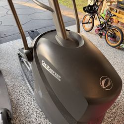 Octane Eliptical Cross Trainer