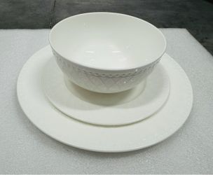 Yoshy Bone China White Embossed 18 Piece Dinnerware Set Bowls Plates - NEW $90 Price Is Firm