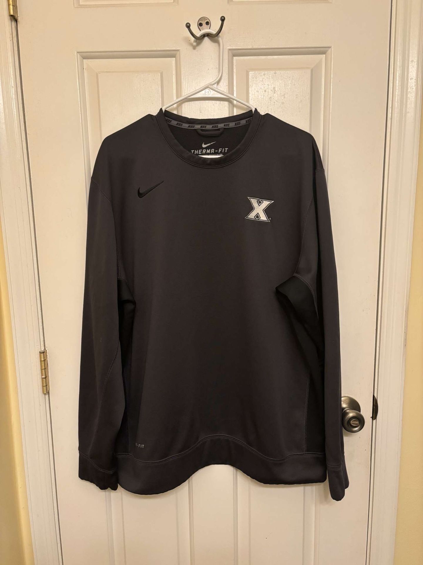 Xavier Musketeers Nike Gray Therma Fit Crewneck Pullover Sweatshirt