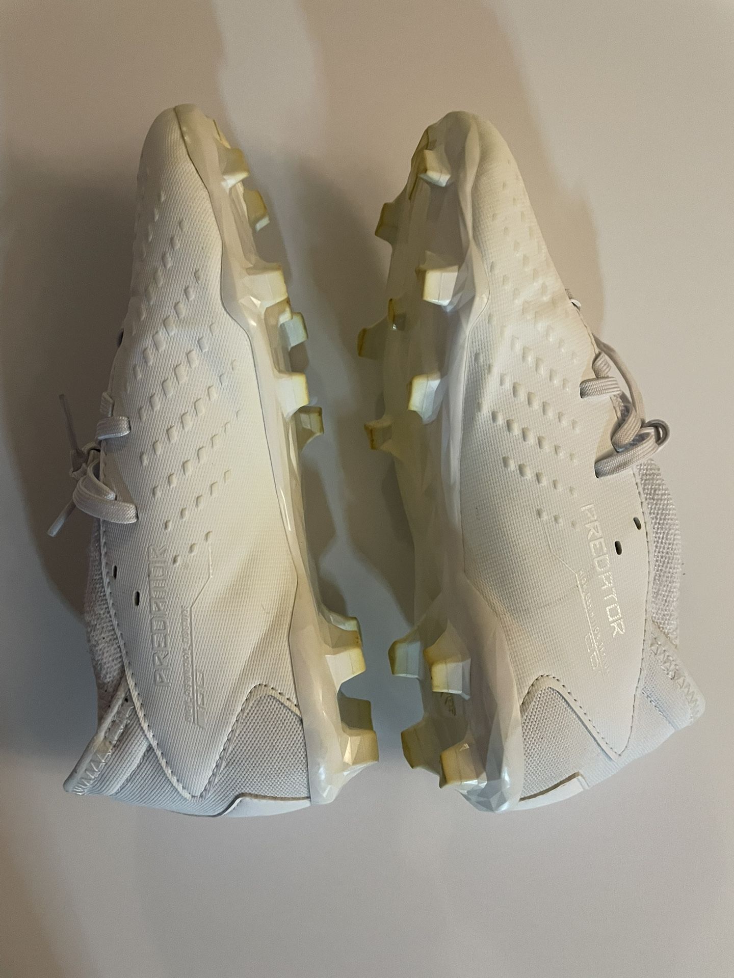 Unisex Youth Soccer Cleats Adidas Predator High Definition Texture Size 4.5 (Used)