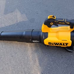 DEWALT
20V MAX XR 550 CFM 133 MPH Cordless Battery Powered Blower (Tool-Only)